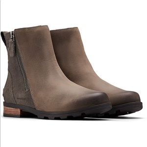 Sorel Women's Emelie Waterproof Zip Bootie